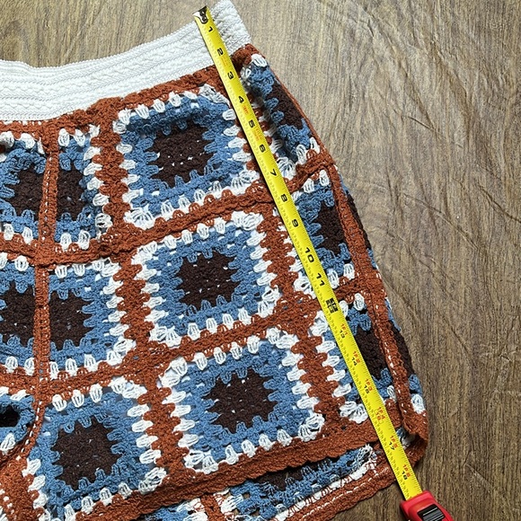 Ultra Pink Cottagecore Granny Square Crochet Shorts Brown Blue White Size XL - Picture 13 of 13
